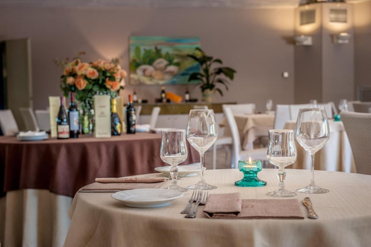 Acacia Marina Hotell Marina di Ragusa Eksteriør bilde